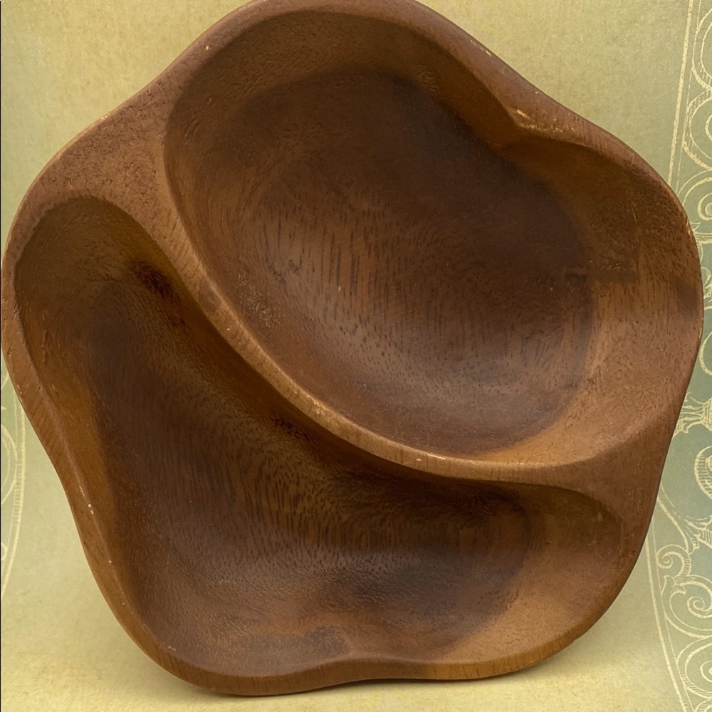 Elegant Genuine MonkeyPod Brown Wooden Divided Serving Shallow Bowl Dish - Picture 1 of 7
